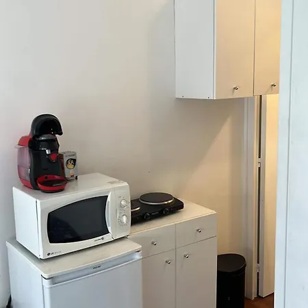 A 20eme Apartment *